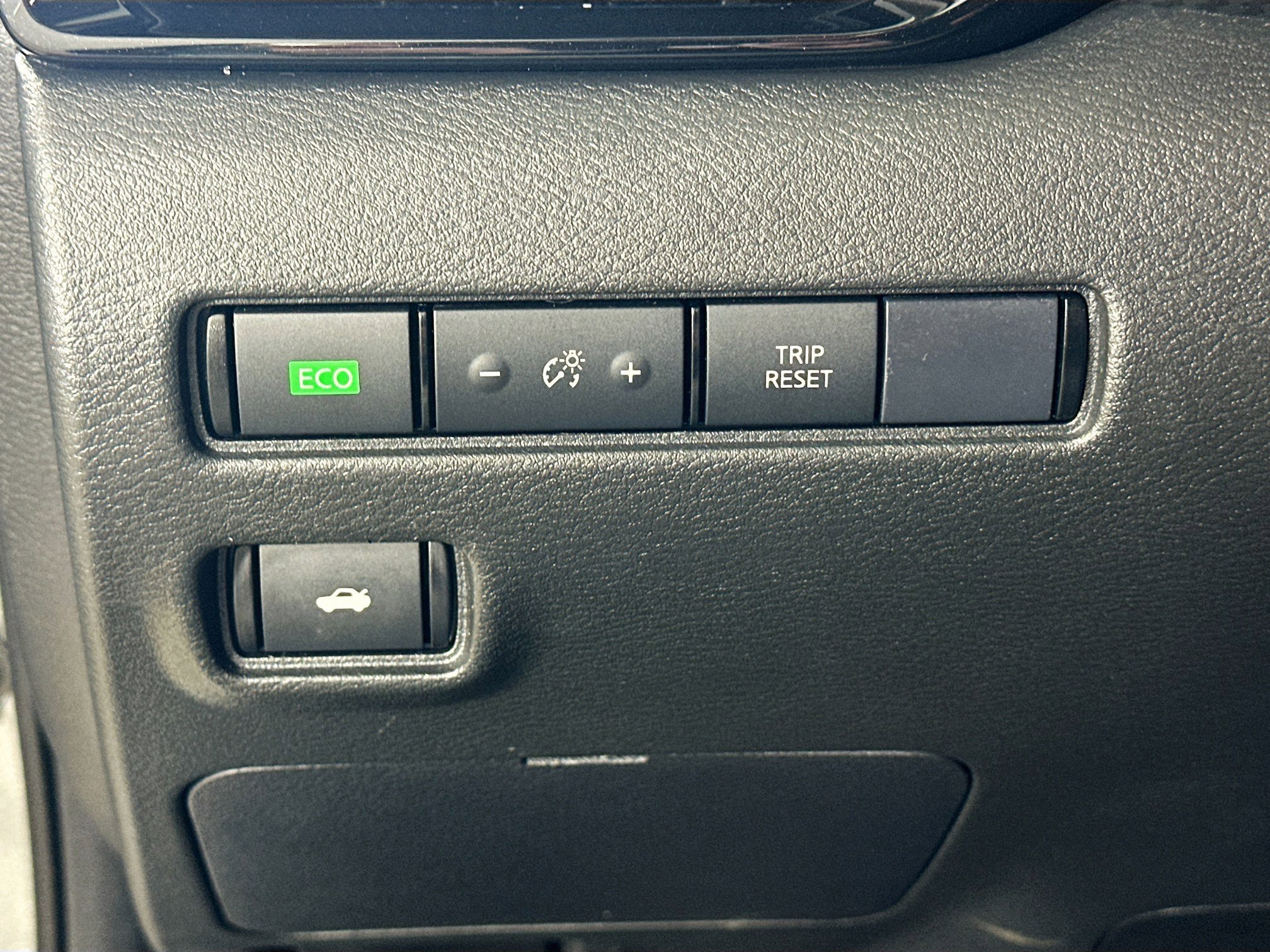 Used 2022 Nissan Sentra SV FWD image 19