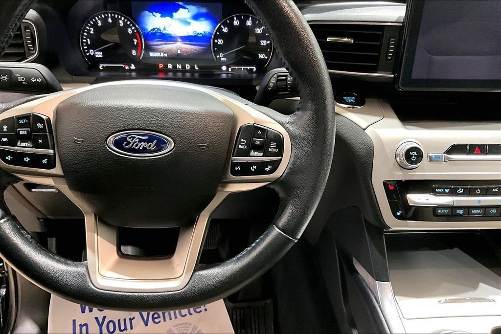 Used 2022 Ford Explorer XLT w/ Equipment Group 202A AWD/4WD image 18