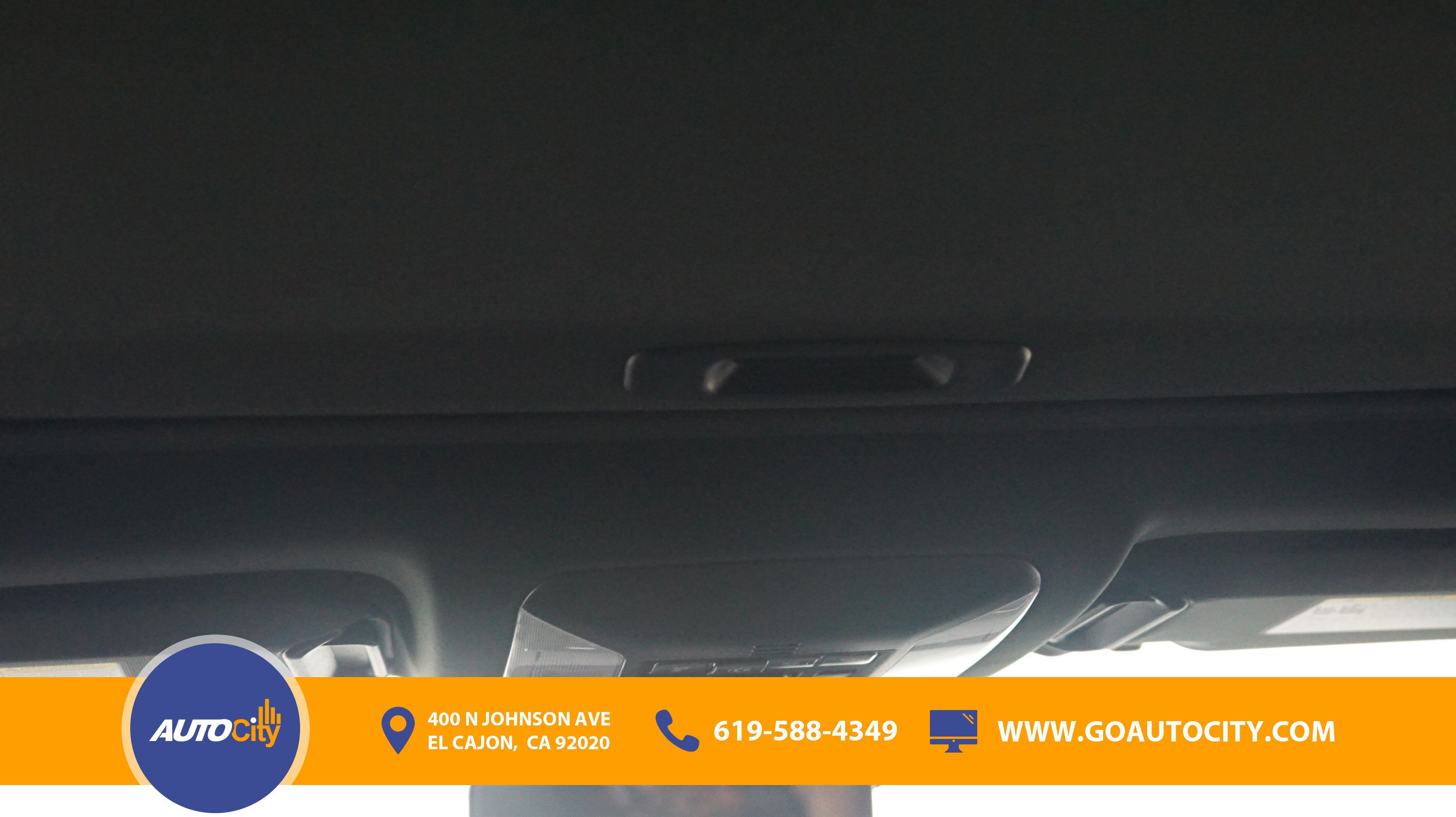 Used 2019 Toyota RAV4 XSE w/ Carpet Mat Package AWD/4WD image 18