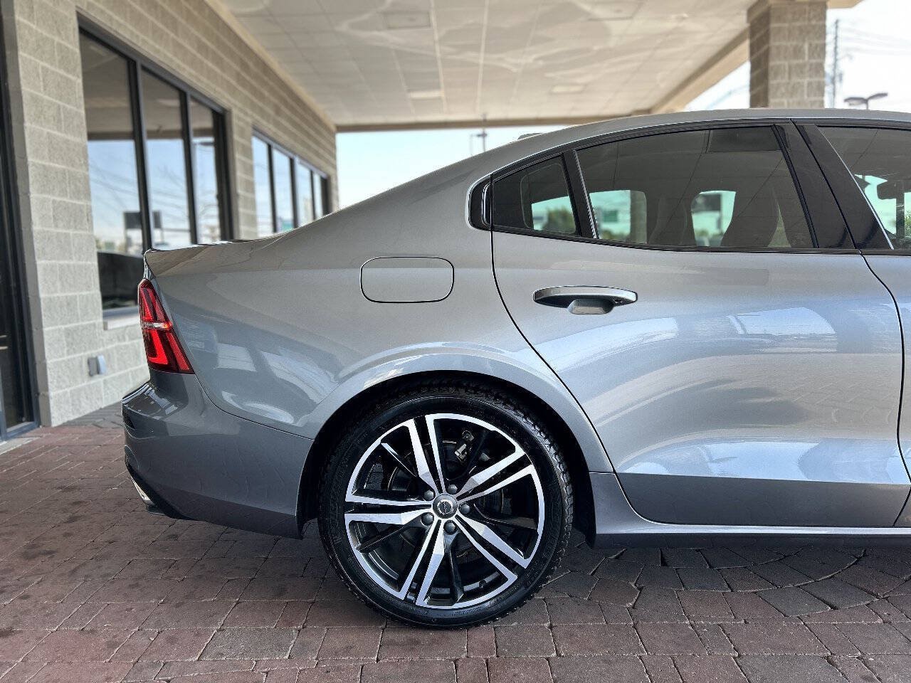 Used 2021 Volvo S60 T5 R-Design AWD/4WD image 21