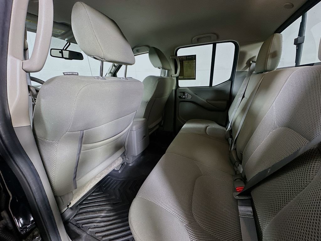 Used 2021 Nissan Frontier SV w/ Midnight Edition Floor Mats AWD/4WD image 11