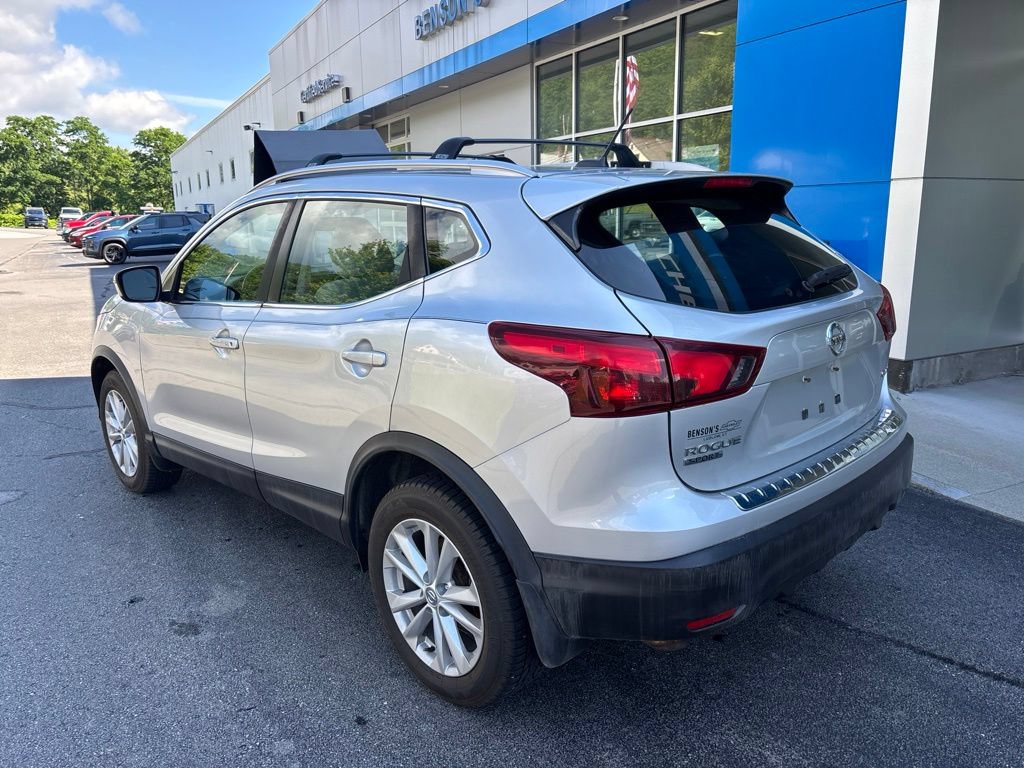 Used 2018 Nissan Rogue Sport SV w/ SV All-Weather Package AWD/4WD image 3