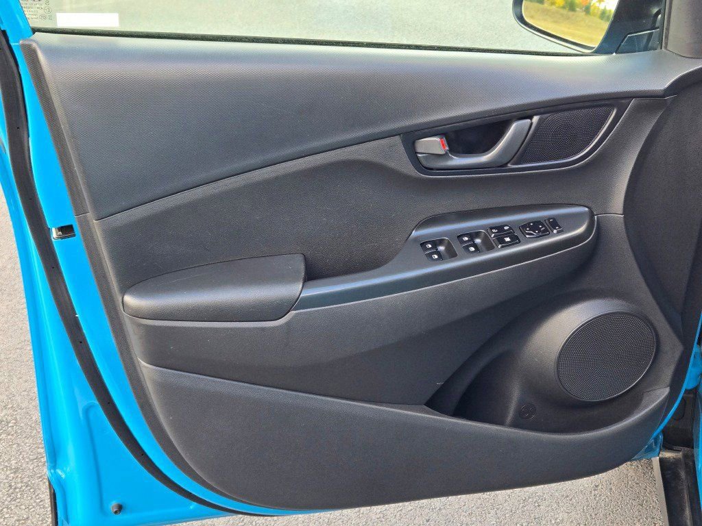 Used 2023 Hyundai Kona SEL image 17