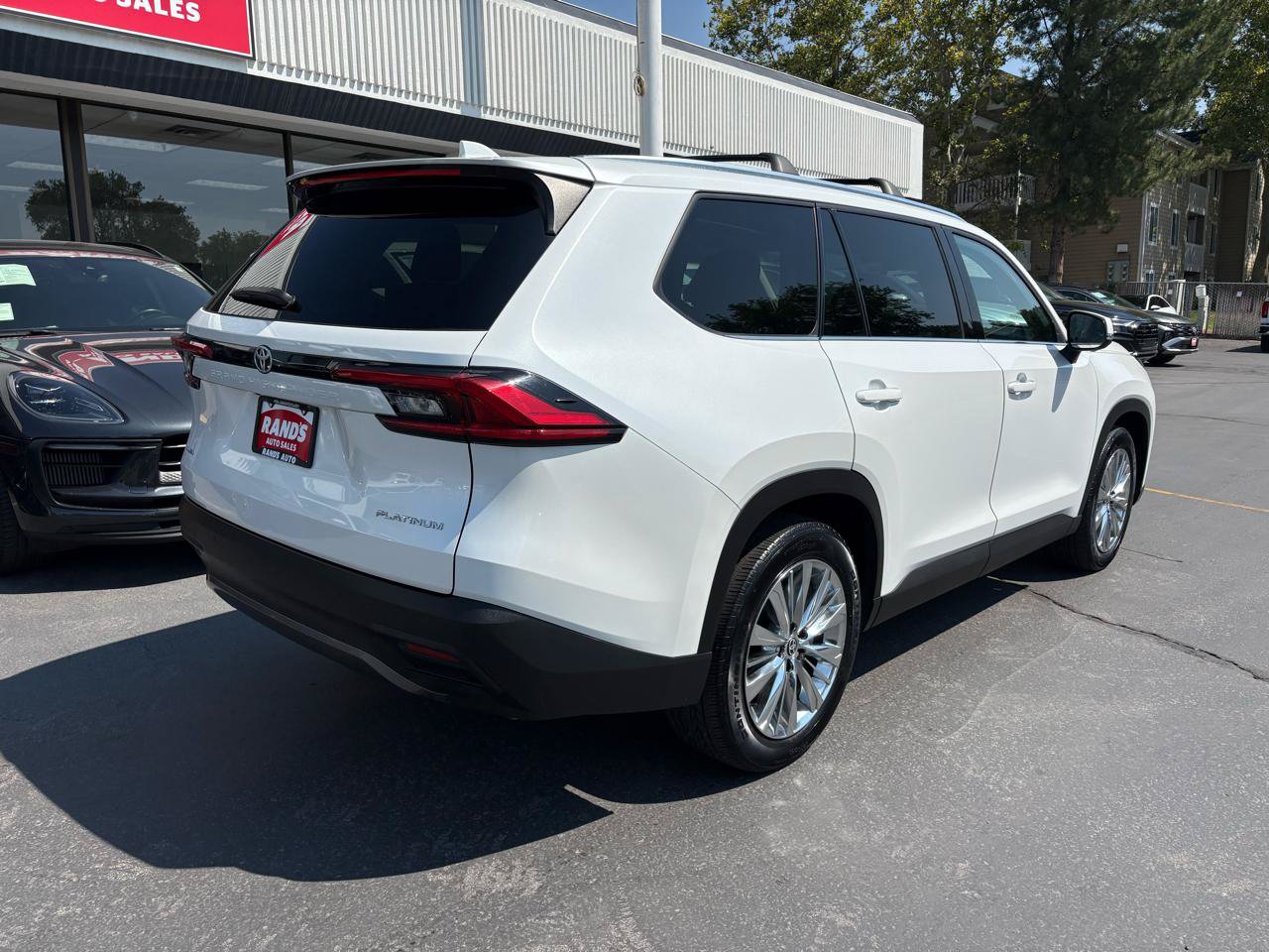 Used 2024 Toyota Grand Highlander AWD image 14