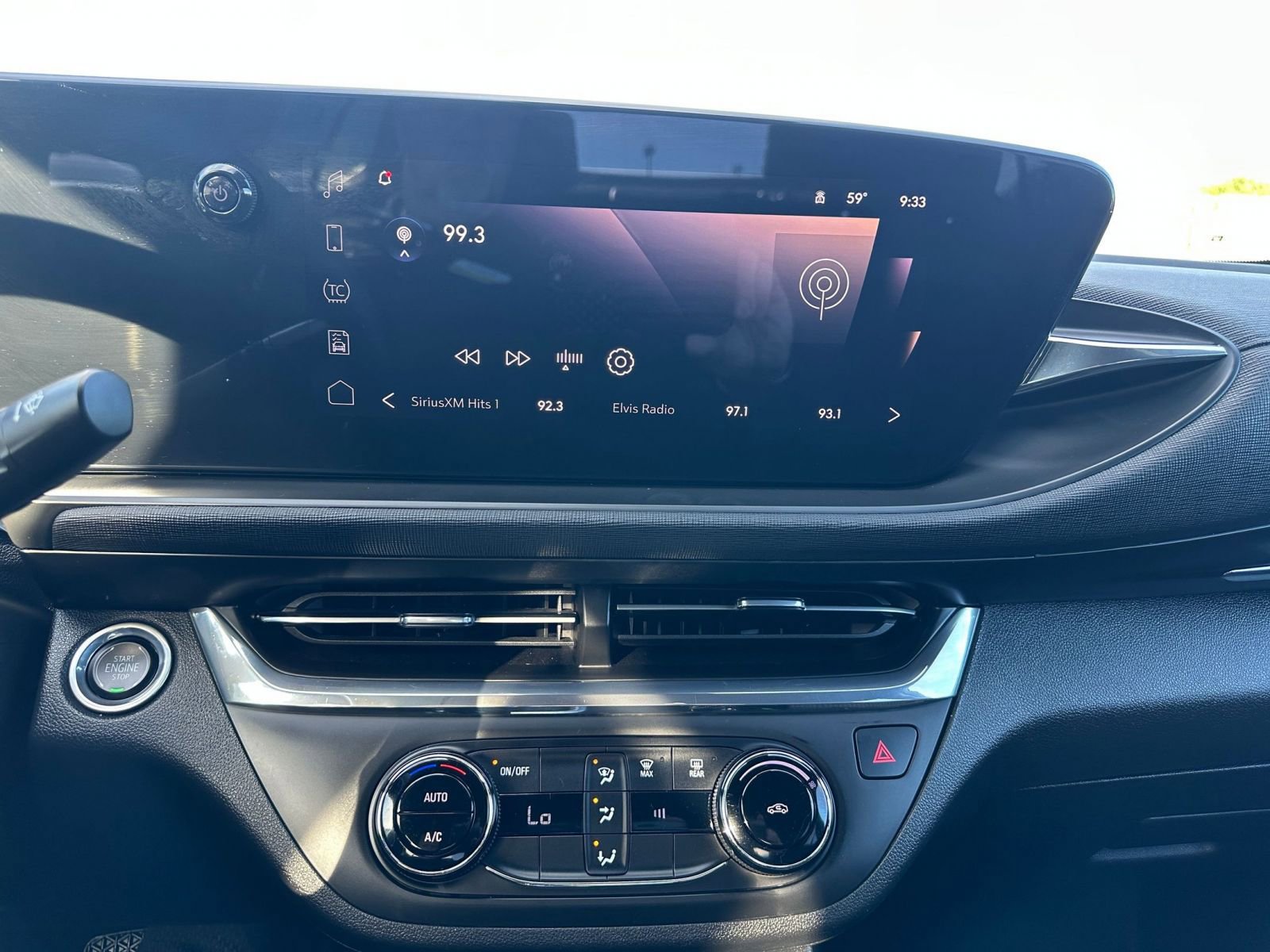 Used 2025 Buick Envista Preferred image 17