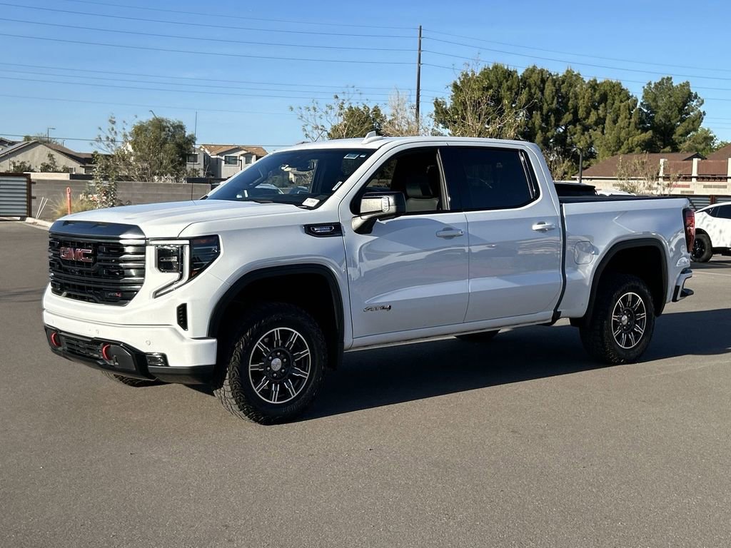 Used 2024 GMC Sierra 1500 AT4 w/ AT4 Preferred Package AWD/4WD image 4