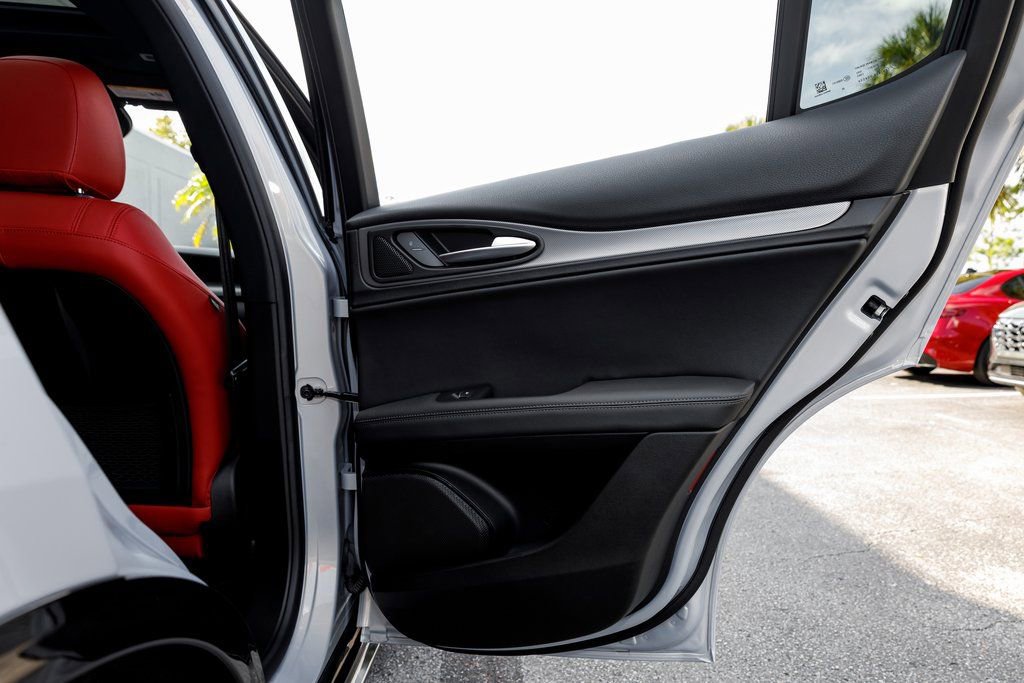 New 2025 Alfa Romeo Stelvio Sprint w/ Veloce Package image 34
