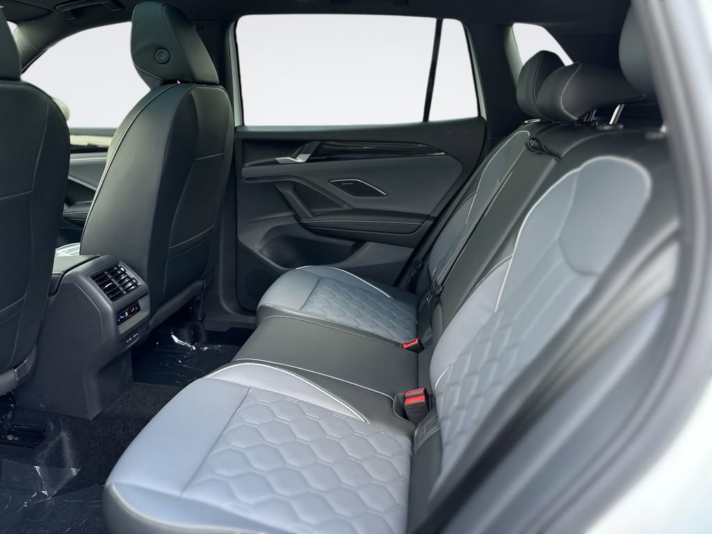 New 2026 Volkswagen Tiguan SEL R-Line AWD/4WD image 23