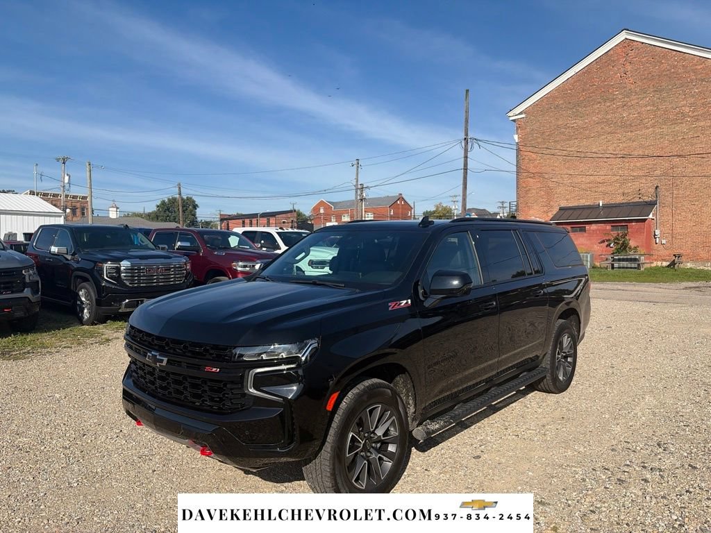 Used 2024 Chevrolet Suburban Z71 w/ Luxury Package AWD/4WD image 1