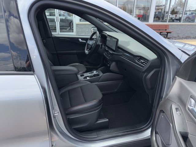 Certified 2024 Ford Escape ST-Line w/ Tech Pack #1 AWD/4WD image 6