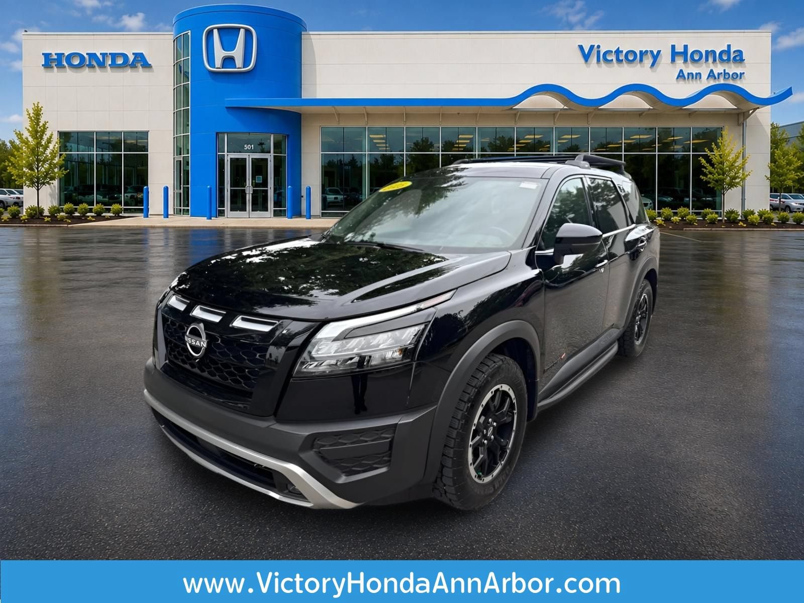 Used 2025 Nissan Pathfinder Rock Creek AWD/4WD image 1