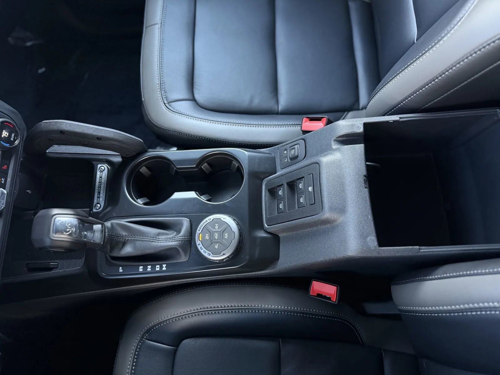 Used 2025 Ford Bronco Outer Banks w/ Sasquatch Package image 40
