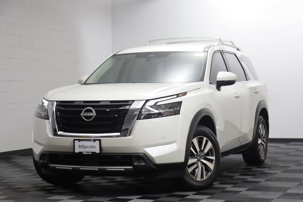 Used 2023 Nissan Pathfinder SL image 1