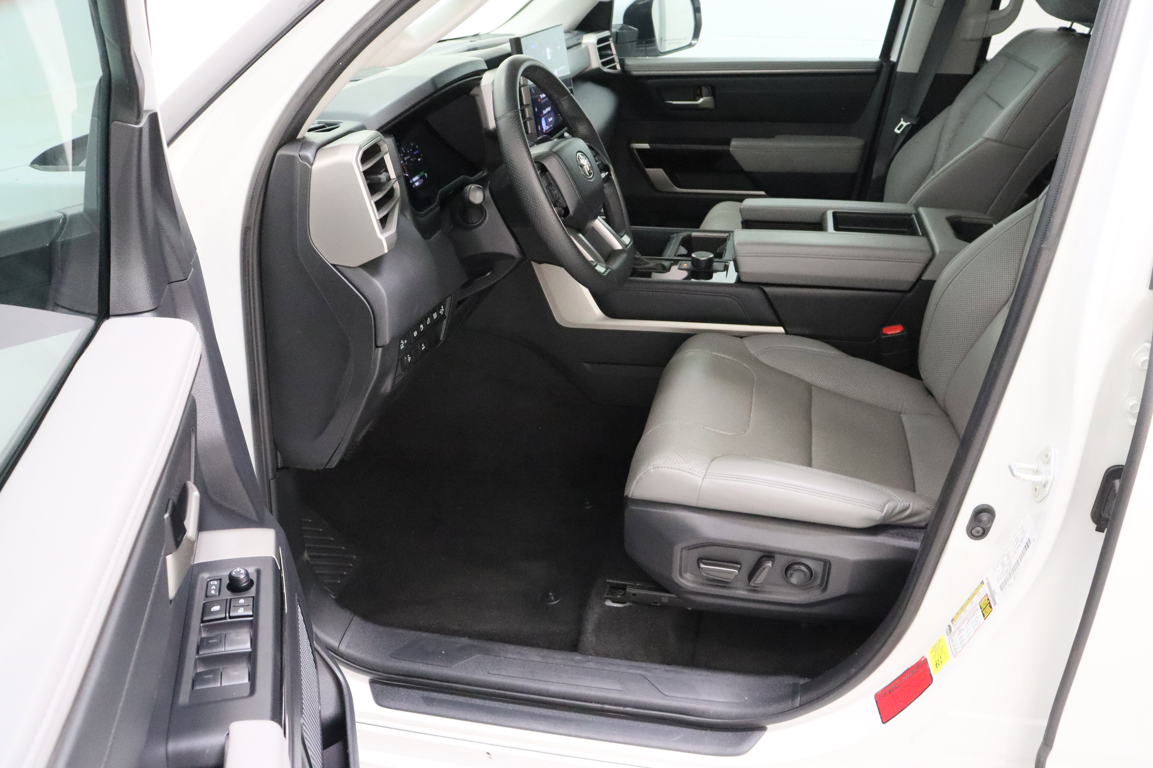 Used 2023 Toyota Tundra Limited w/ Power Package RWD image 14