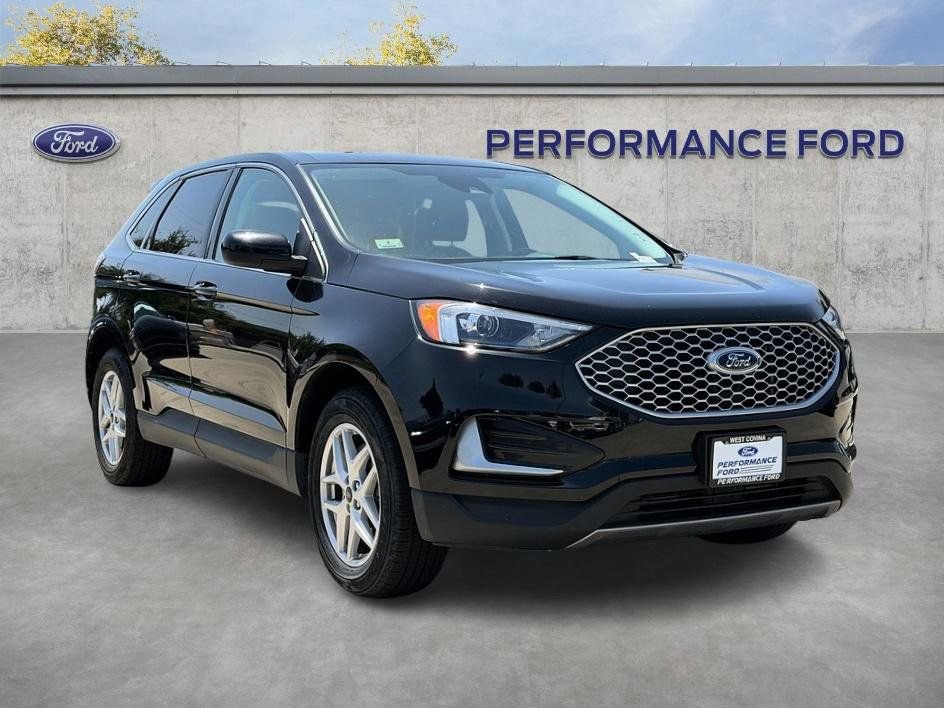 Used 2024 Ford Edge SEL AWD/4WD image 5
