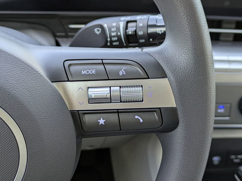 Certified 2025 Hyundai Kona SE FWD image 26