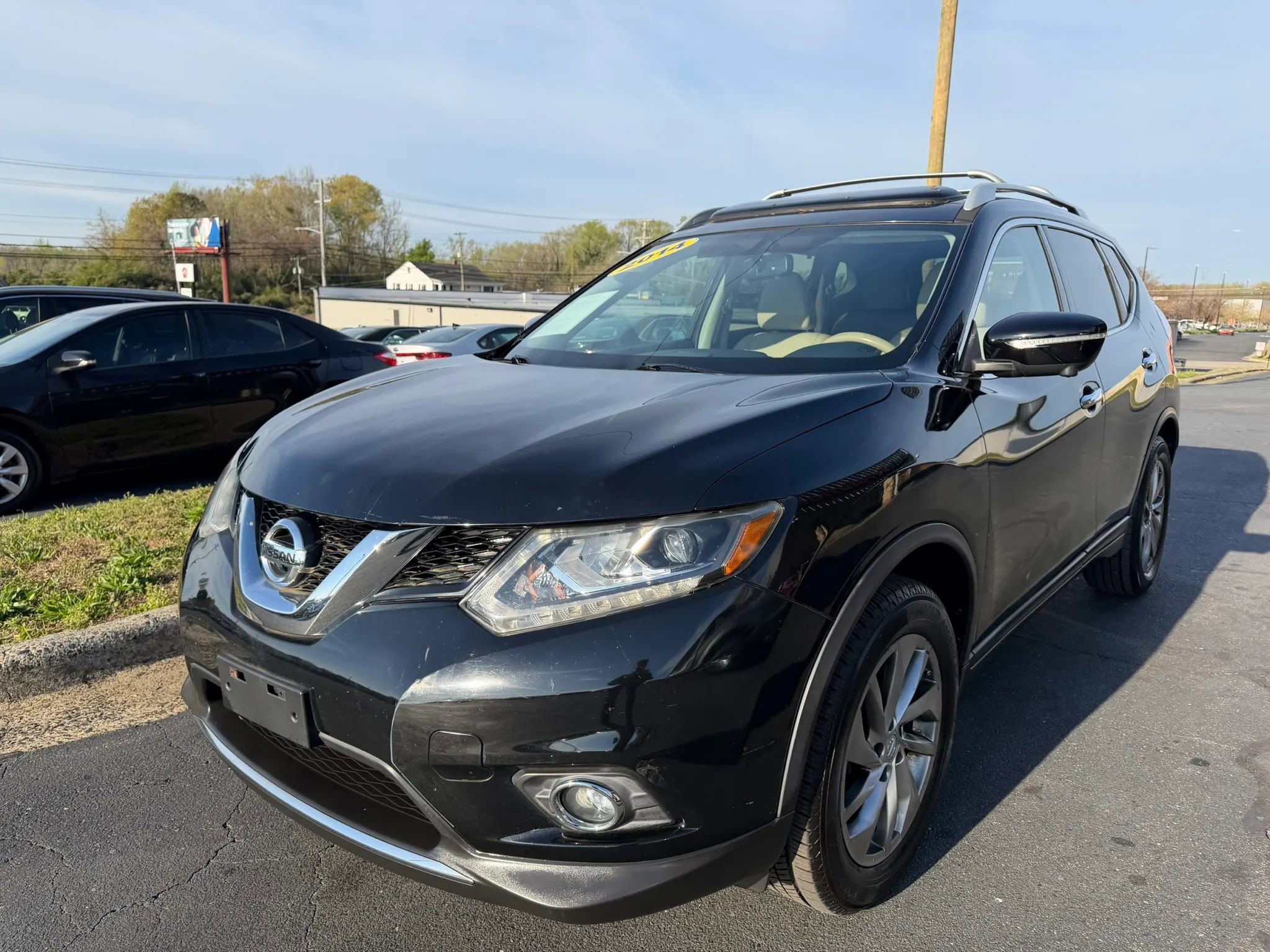 Used 2014 Nissan Rogue SL w/ SL Premium Package image 3