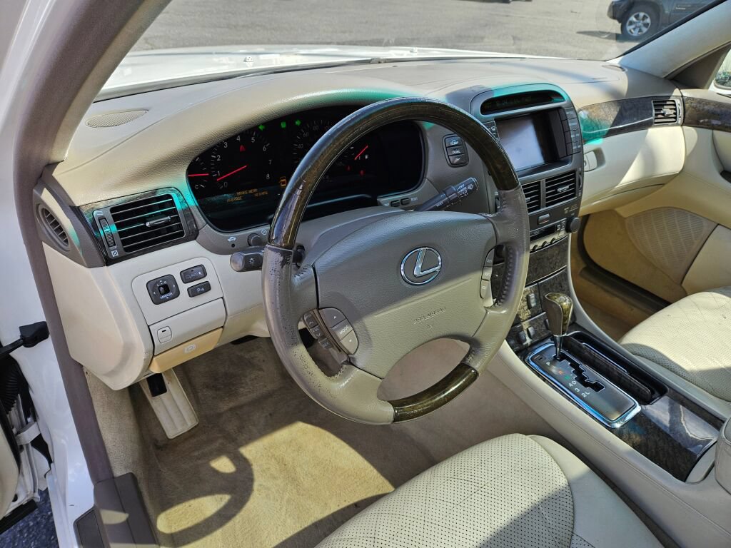 Used 2002 Lexus LS 430 RWD image 17