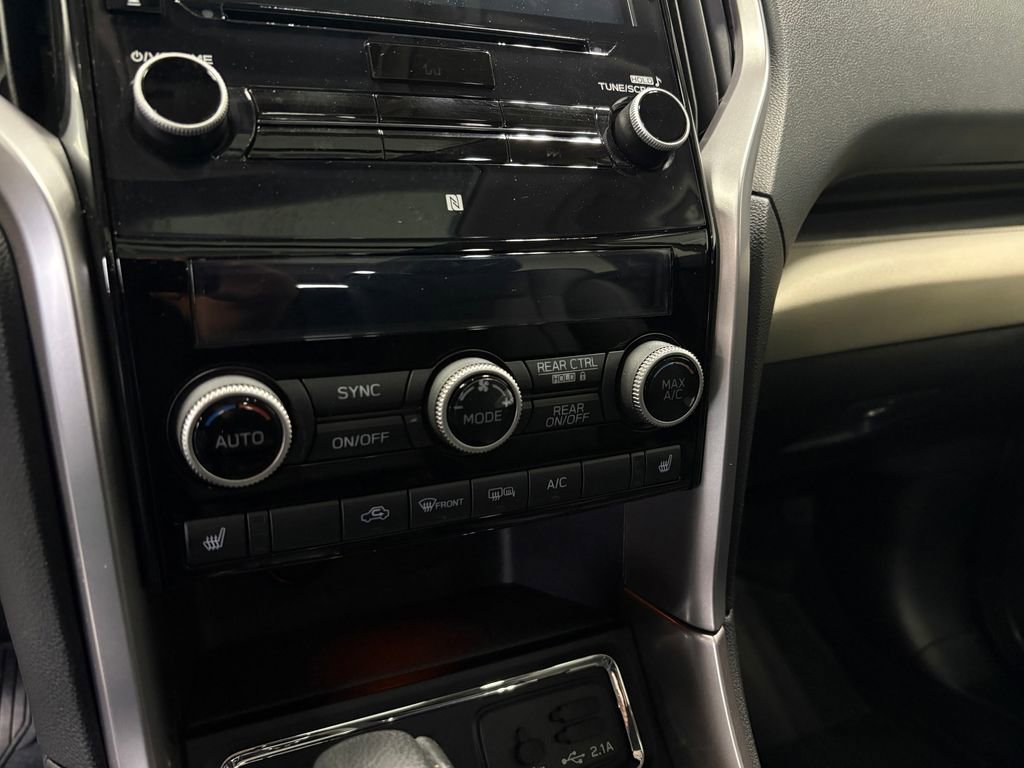Used 2021 Subaru Ascent Limited w/ Technology Package image 27