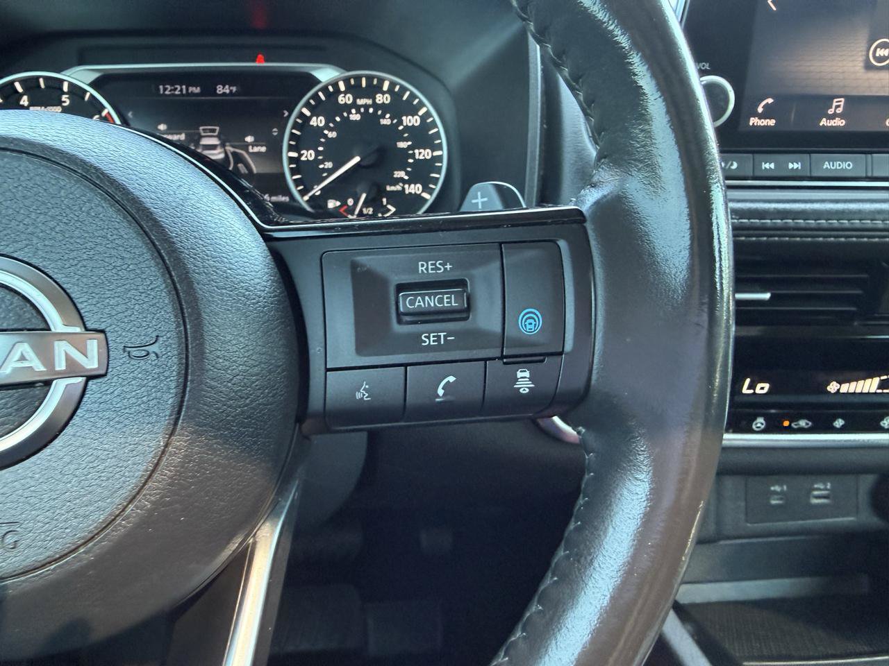 Used 2022 Nissan Rogue SV w/ SV Premium Package FWD image 26