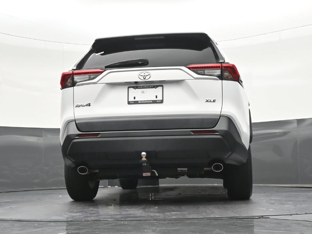 Used 2022 Toyota RAV4 XLE w/ Convenience Package FWD image 29