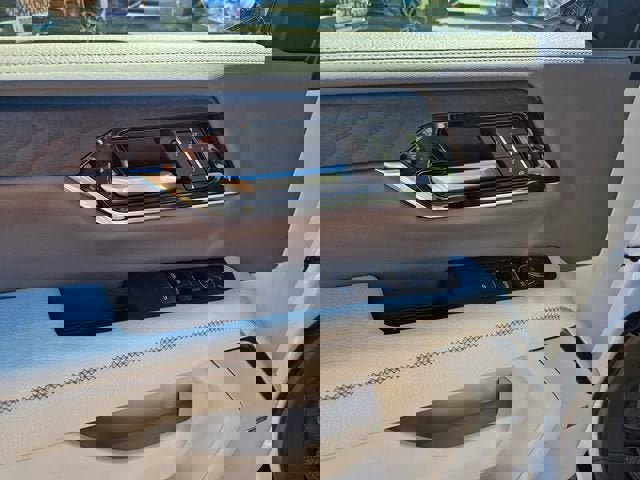 New 2026 GMC Yukon XL Denali w/ Denali Reserve Package AWD/4WD image 25