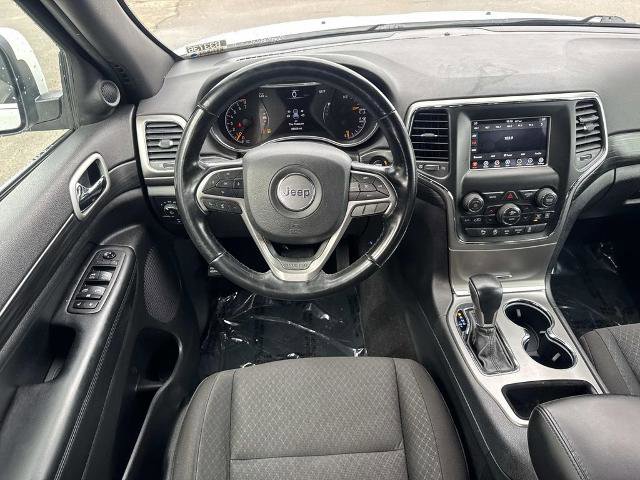 Used 2020 Jeep Grand Cherokee Laredo image 11