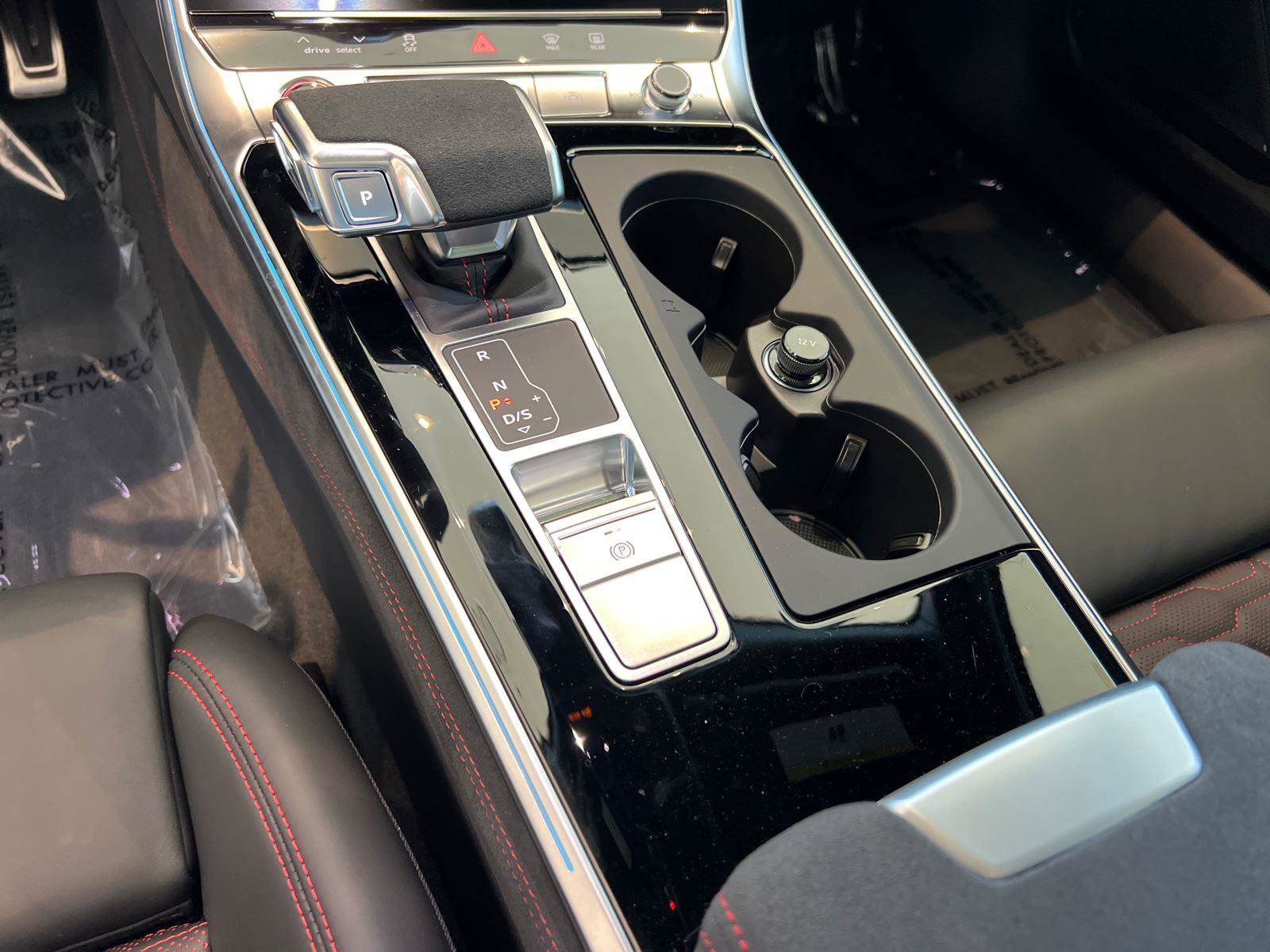 New 2025 Audi RS 6 performance image 24