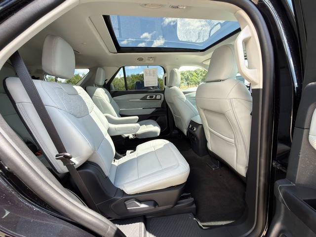 Used 2026 Ford Explorer Platinum w/ LUX Leather Package AWD/4WD image 11