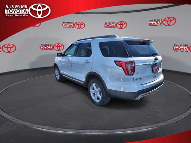 Used 2017 Ford Explorer XLT w/ Equipment Group 202A AWD/4WD image 6