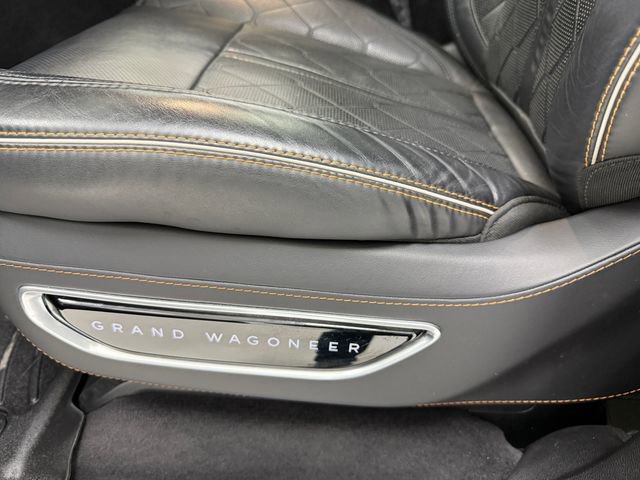 Used 2022 Jeep Grand Wagoneer Series III w/ Rear Seat Video Group 1 AWD/4WD image 23