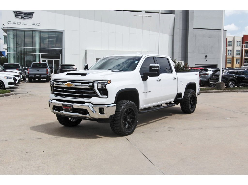 Used 2025 Chevrolet Silverado 2500 LTZ w/ LTZ Convenience Package AWD/4WD image 2