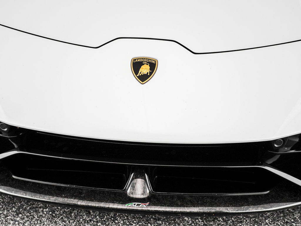 Used 2018 Lamborghini Huracan Performante AWD/4WD image 46