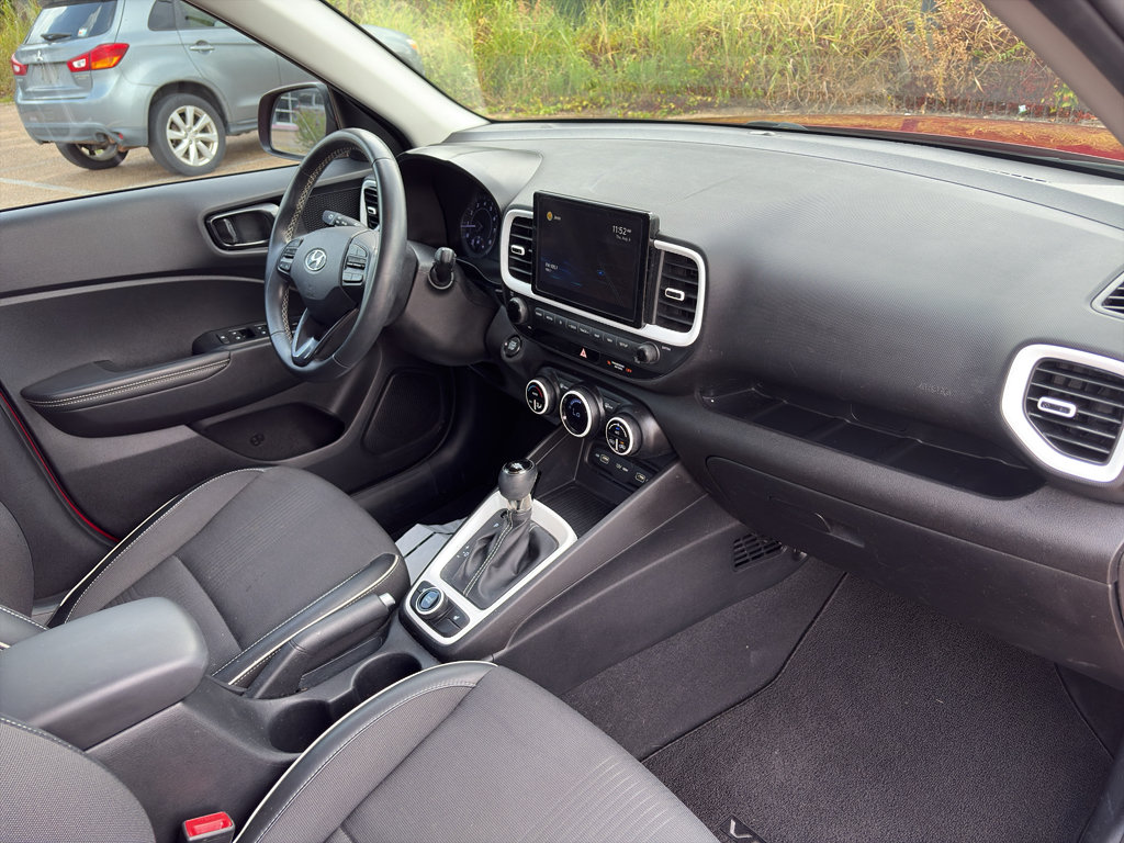 Used 2022 Hyundai Venue Limited FWD image 8