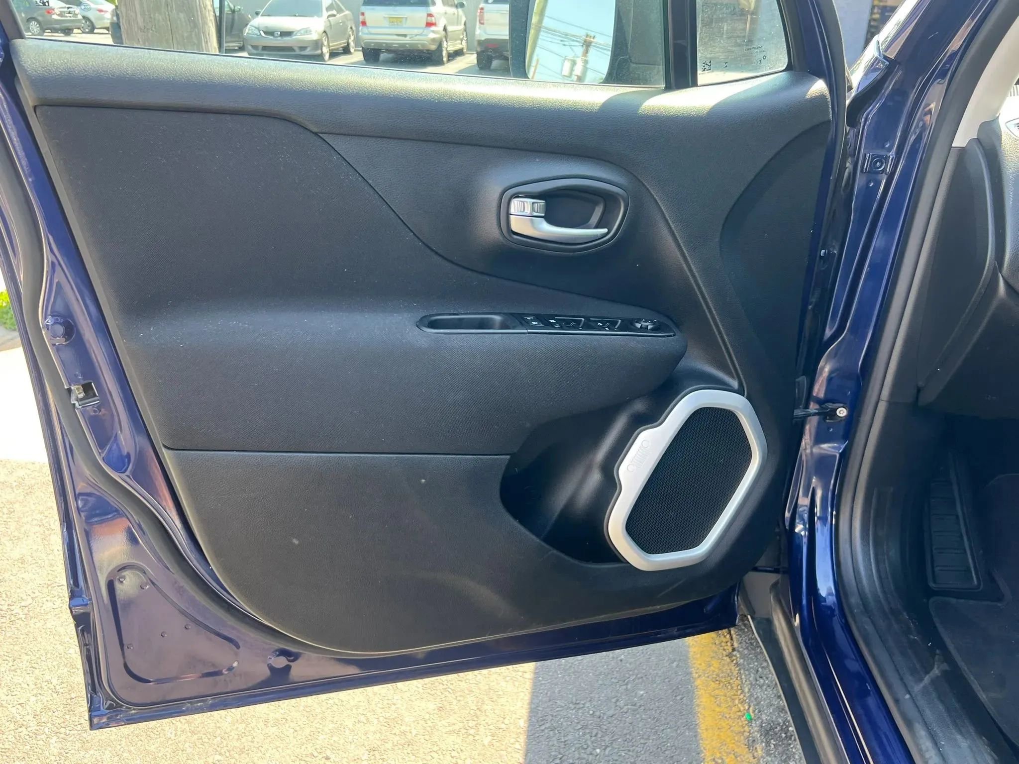 Used 2021 Jeep Renegade Sport FWD image 12