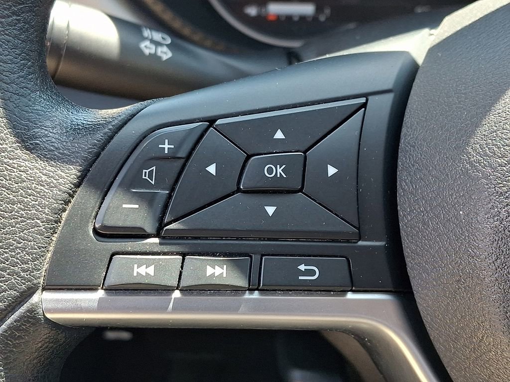 Used 2021 Nissan Versa SV FWD image 23