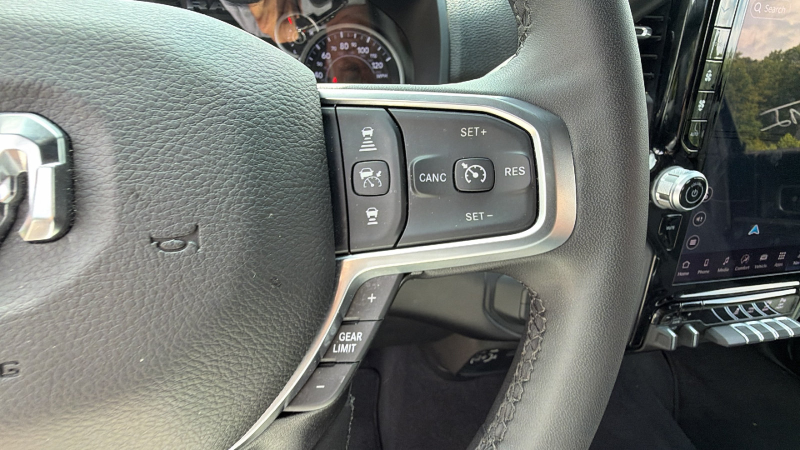 Used 2025 RAM 2500 Big Horn AWD/4WD image 28