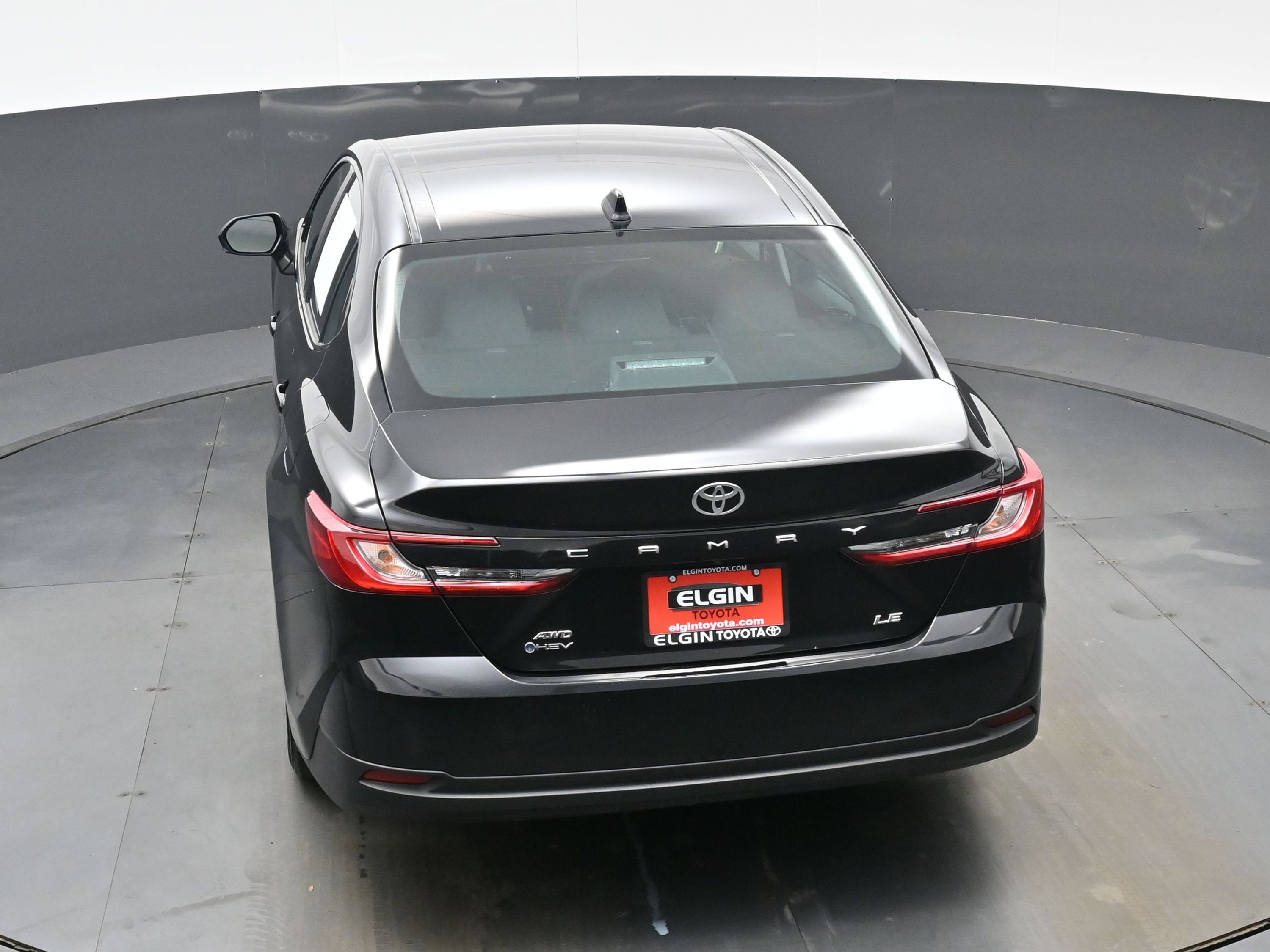 Used 2025 Toyota Camry LE w/ Convenience Package image 39