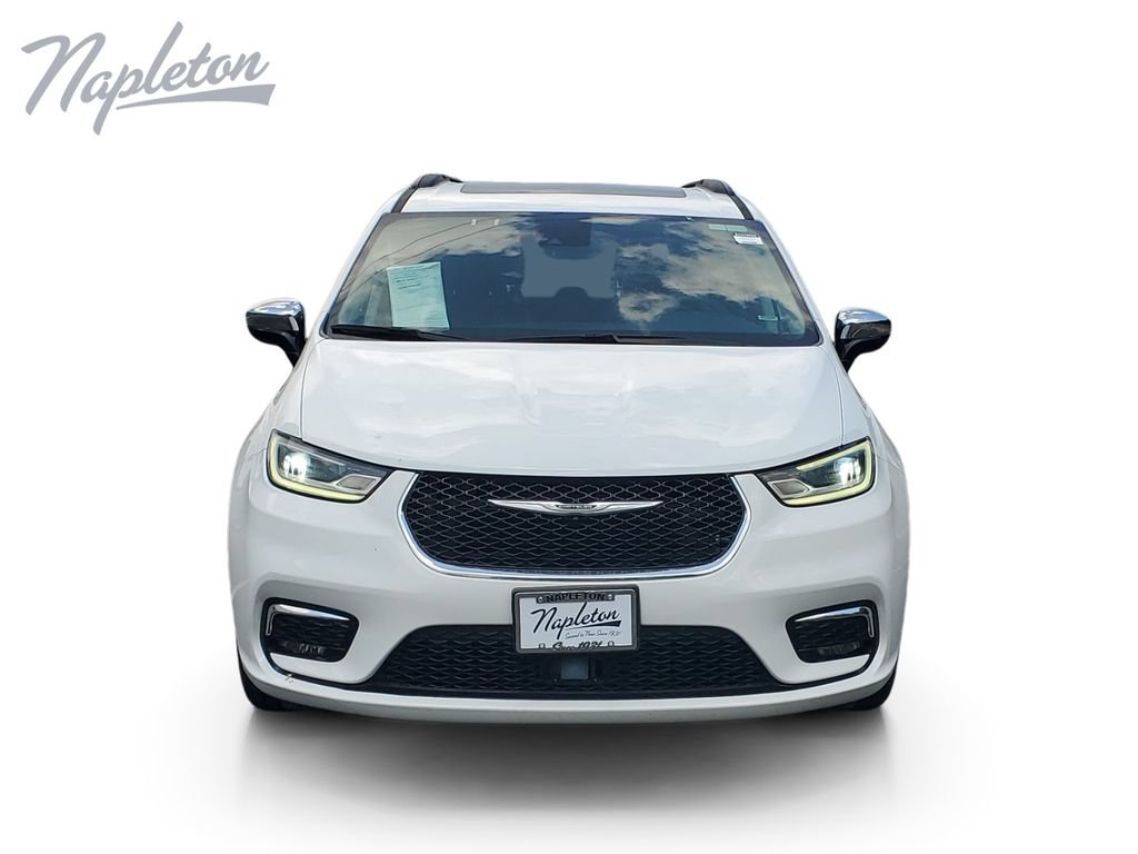 Used 2023 Chrysler Pacifica Limited FWD image 6
