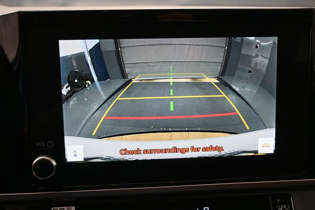 Used 2025 Toyota Camry LE FWD image 13