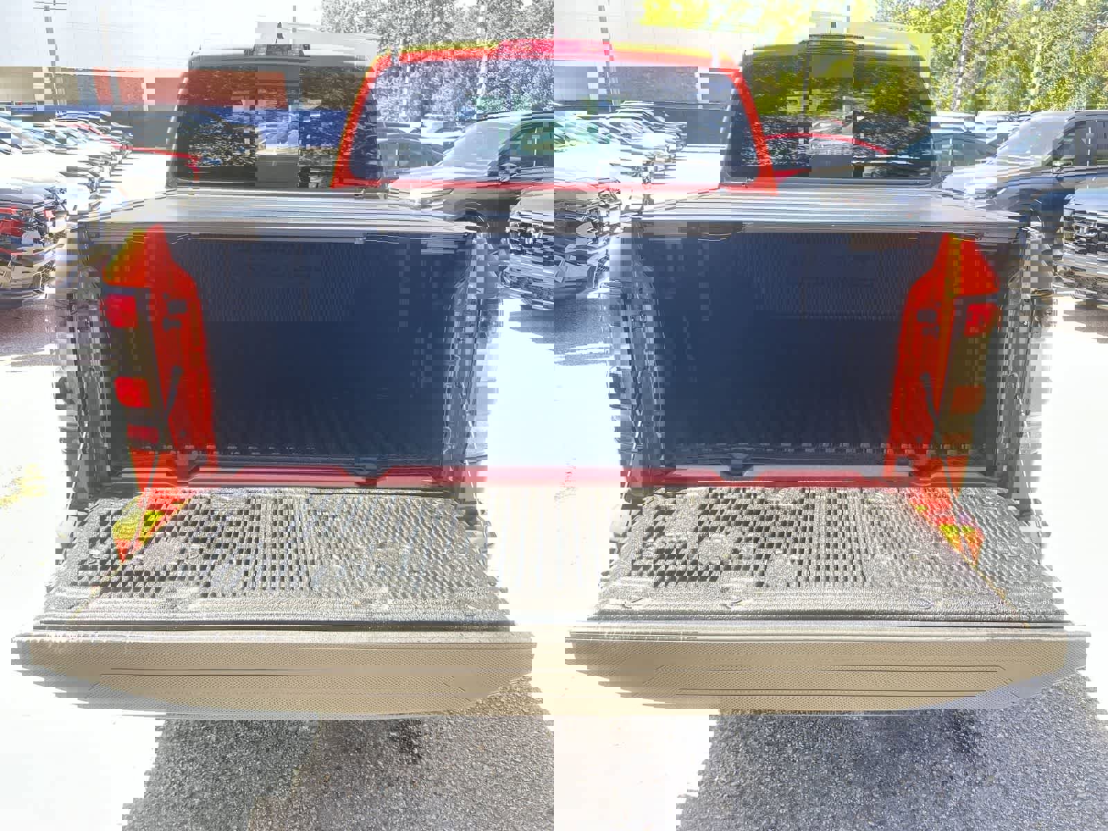 Used 2025 Nissan Frontier Pro-X w/ Black Accent Package RWD image 9