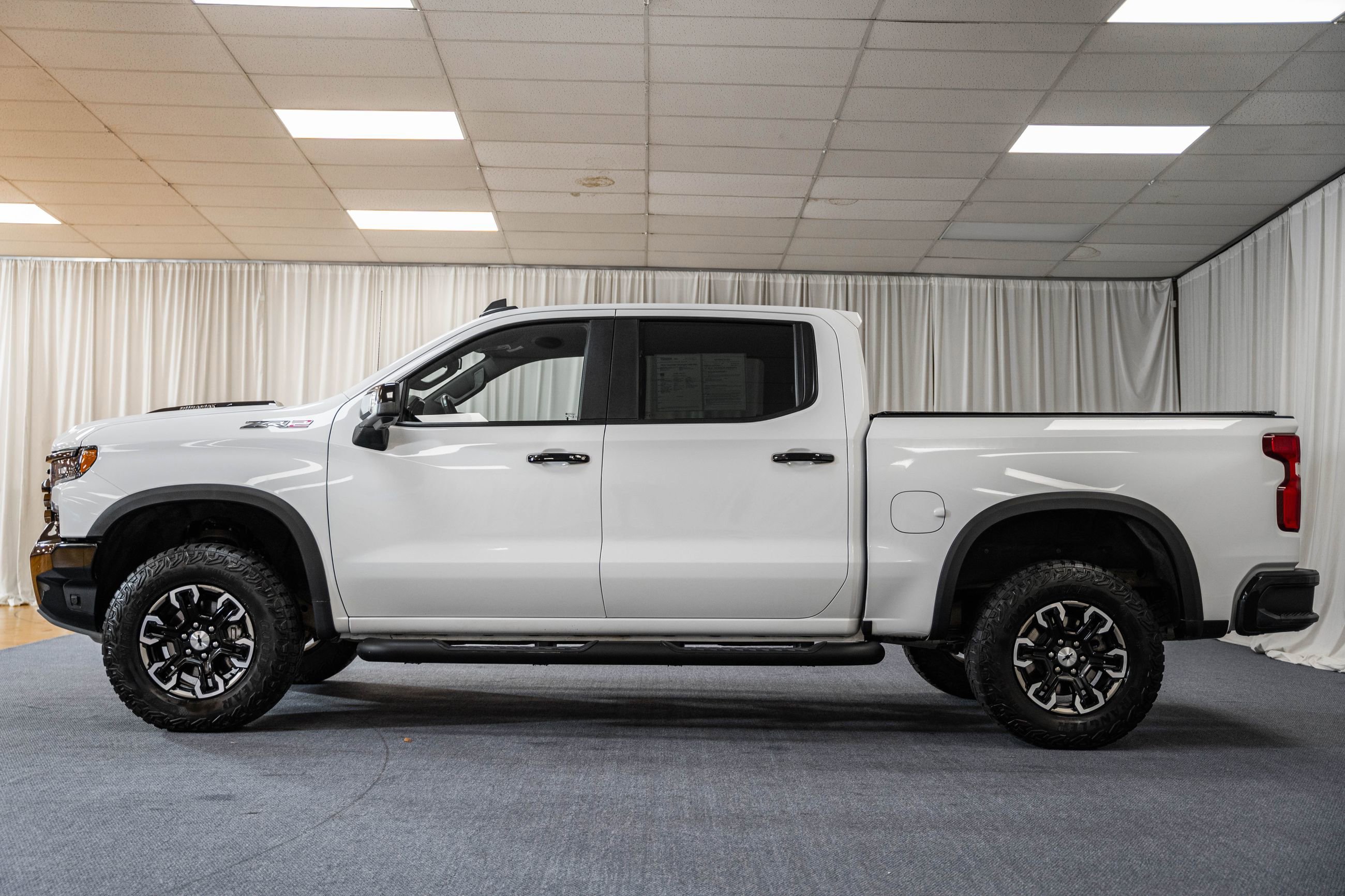 Used 2024 Chevrolet Silverado 1500 ZR2 image 5