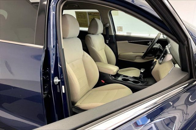 Used 2019 Kia Sorento FWD image 6