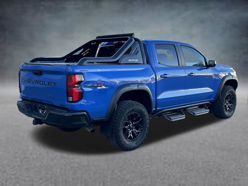 Used 2025 Chevrolet Colorado ZR2 w/ Midnight Edition AWD/4WD image 5
