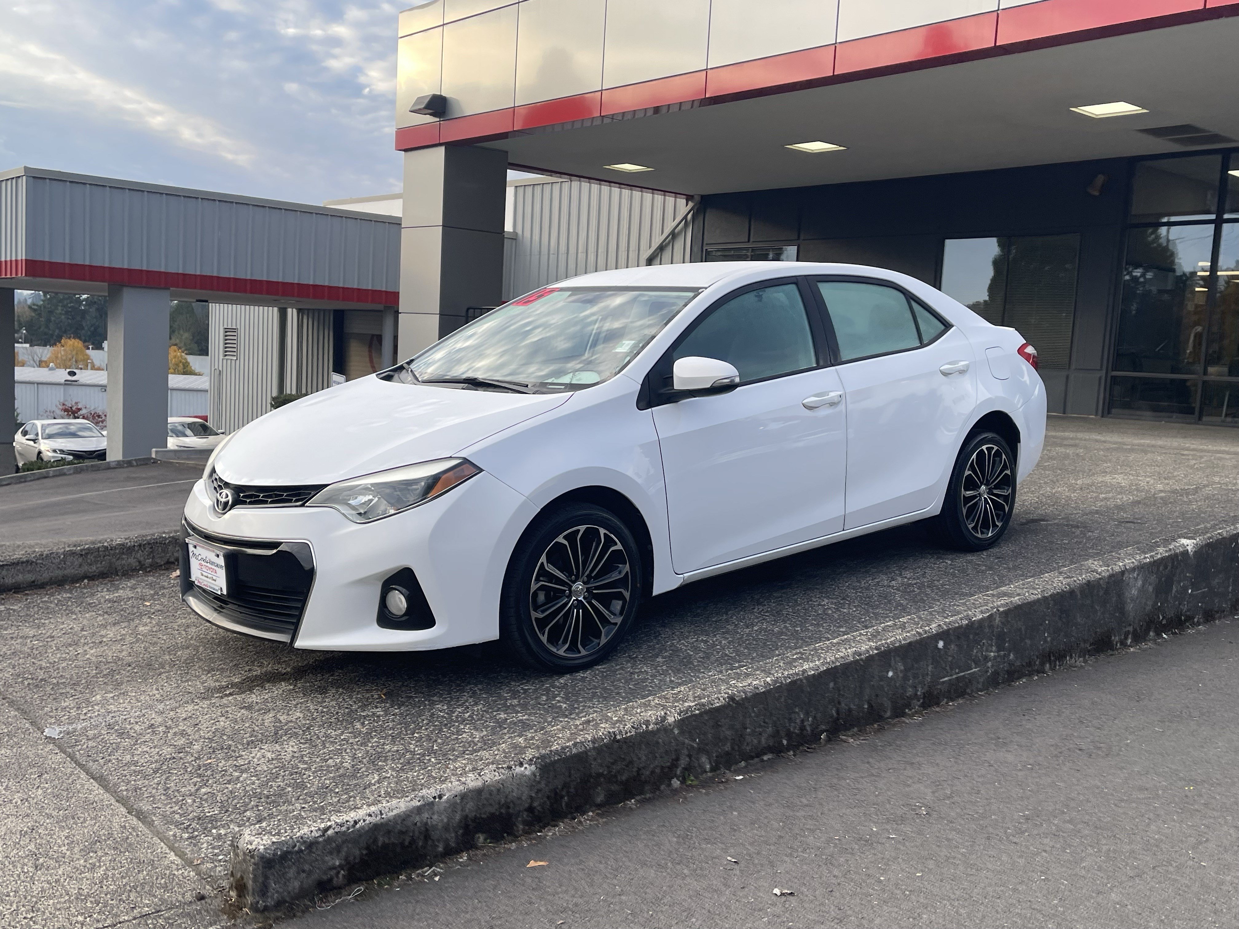 Used 2015 Toyota Corolla S FWD image 4