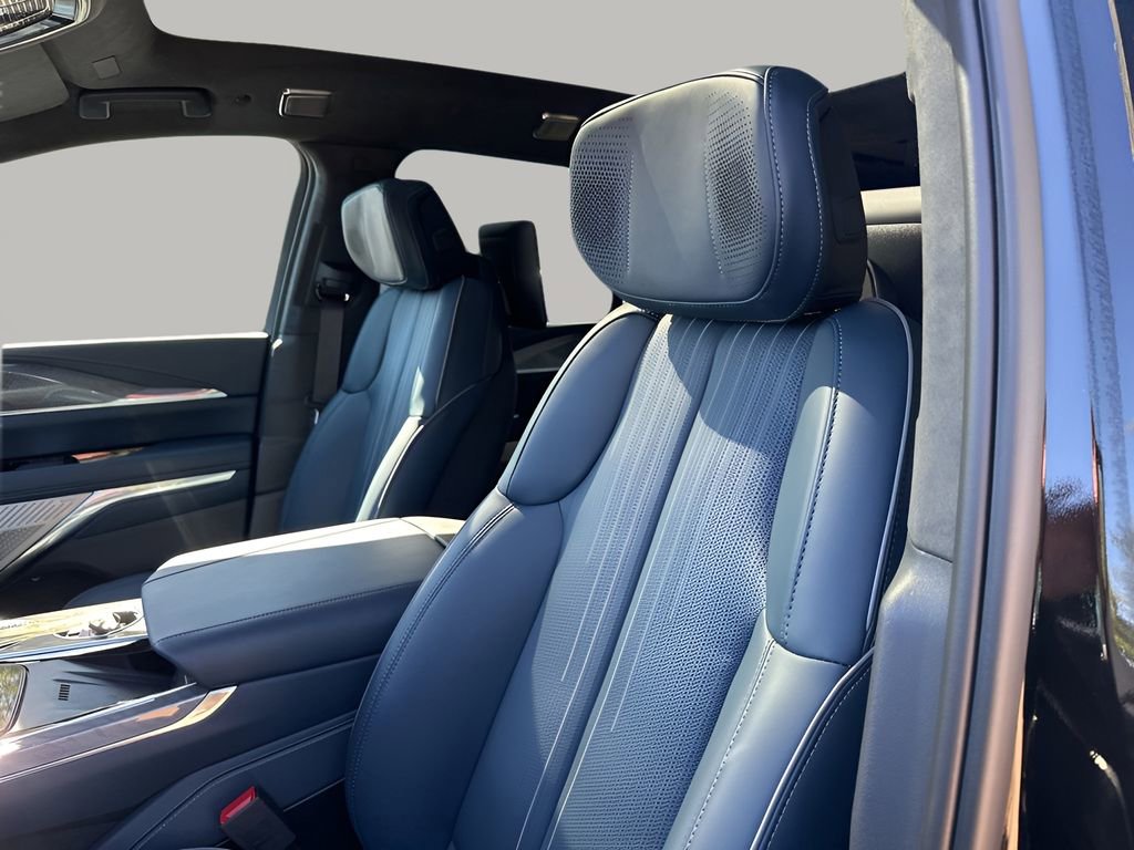 New 2026 Cadillac Escalade IQ Luxury 2 w/ LPO, Floor Liner Package image 29