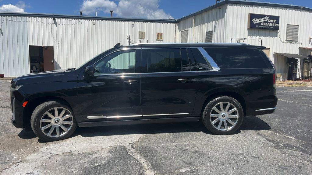 Used 2024 Cadillac Escalade ESV Premium Luxury Platinum AWD/4WD image 4