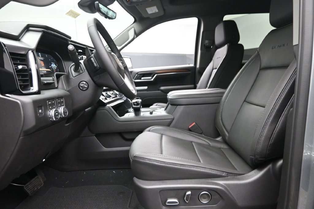 New 2026 GMC Sierra 1500 Denali w/ Denali Reserve Package AWD/4WD image 16