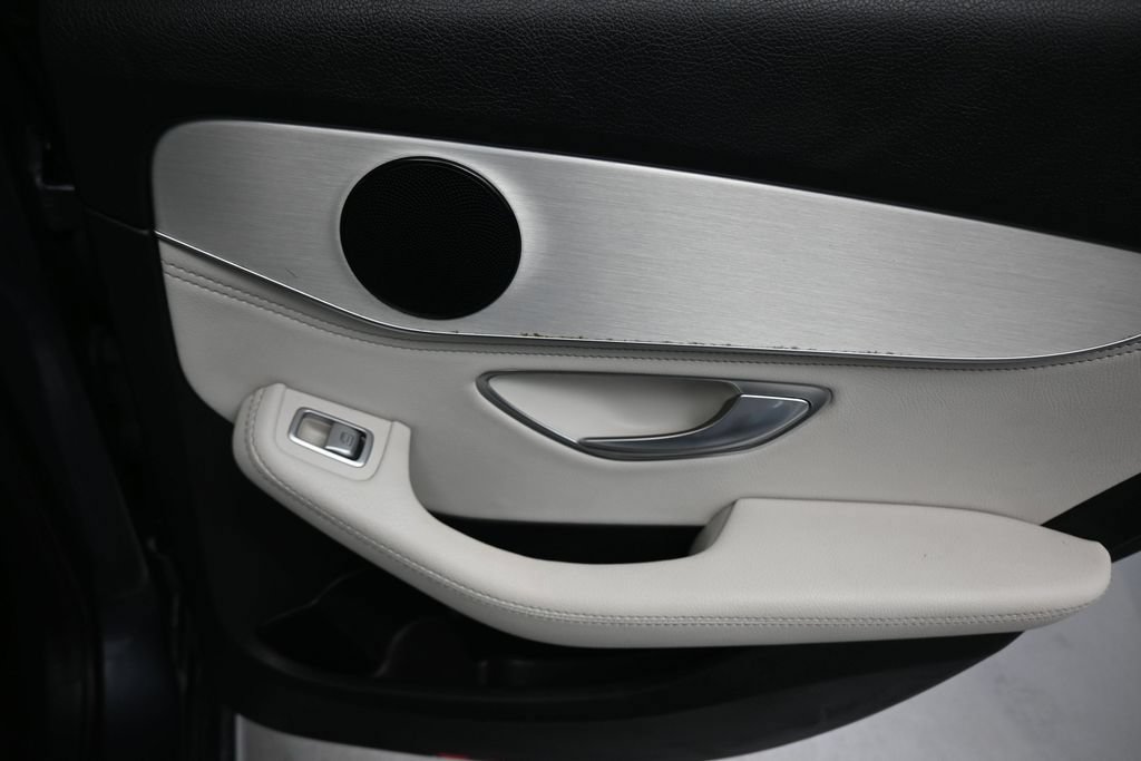 Used 2016 Mercedes-Benz C 300 4MATIC Sedan image 35
