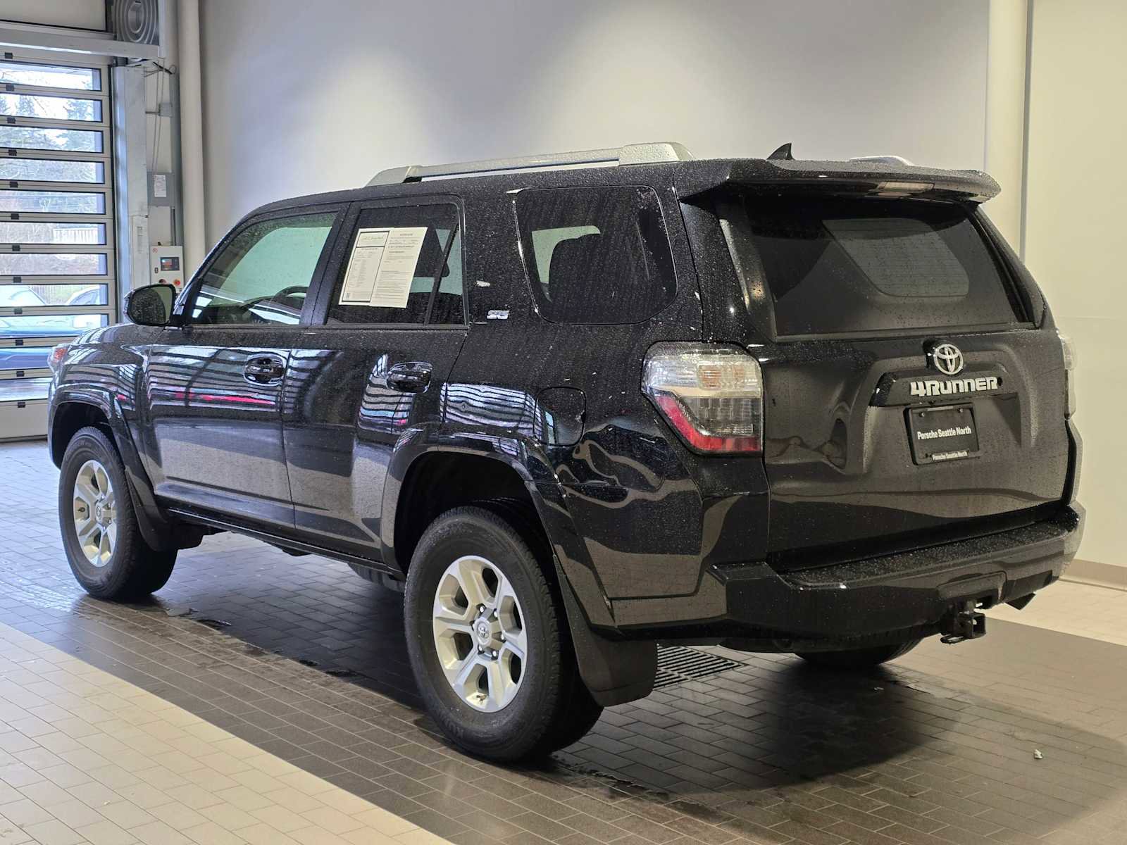 Used 2015 Toyota 4Runner SR5 image 3